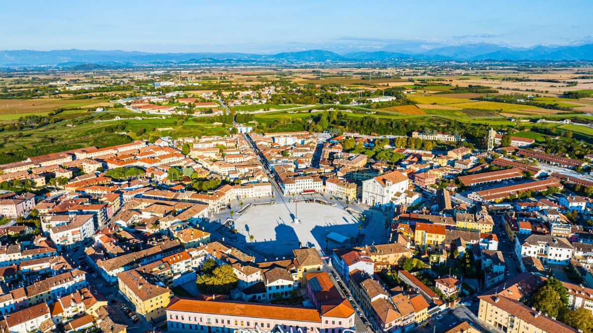 Come Arrivare a Palmanova: La Guida Completa